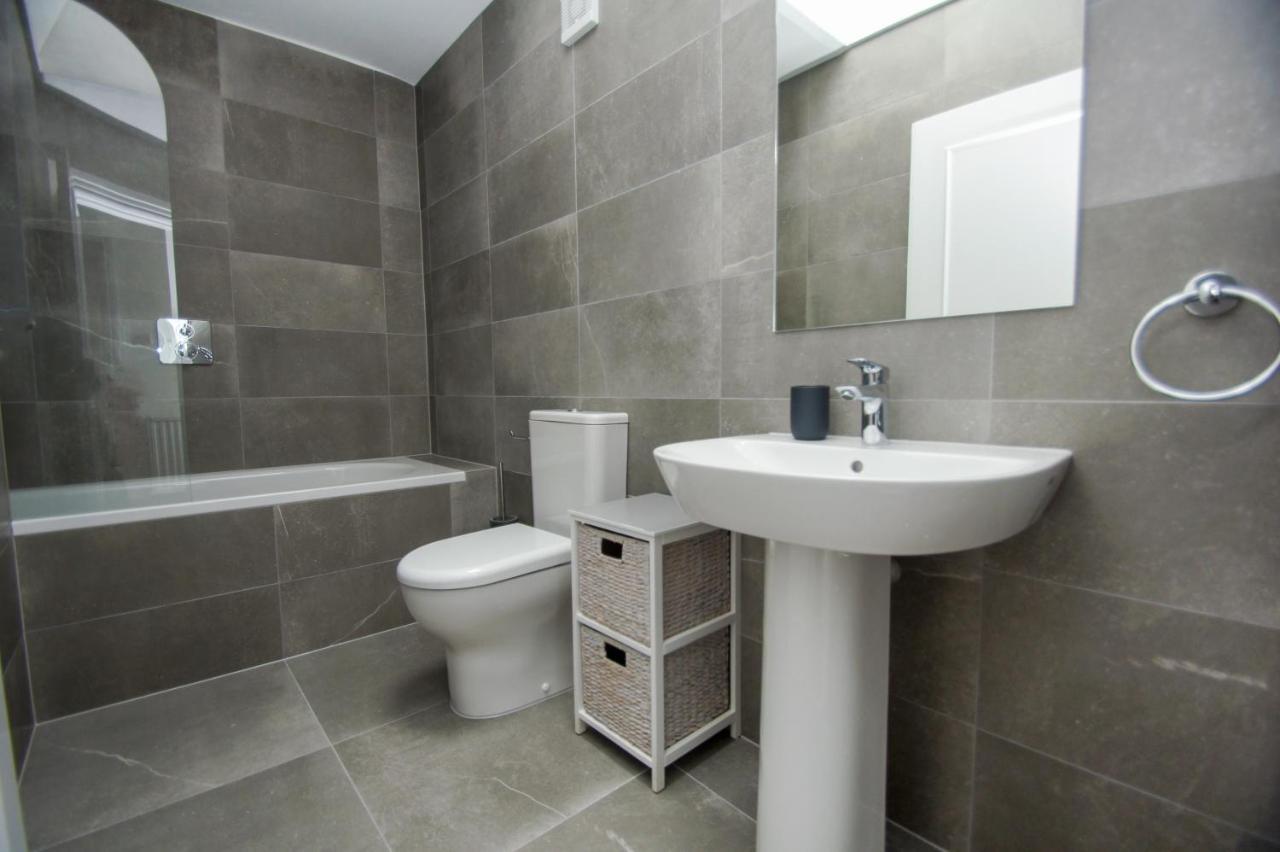 Marine Cottage - Parking - By Brighton Holiday Lets المظهر الخارجي الصورة