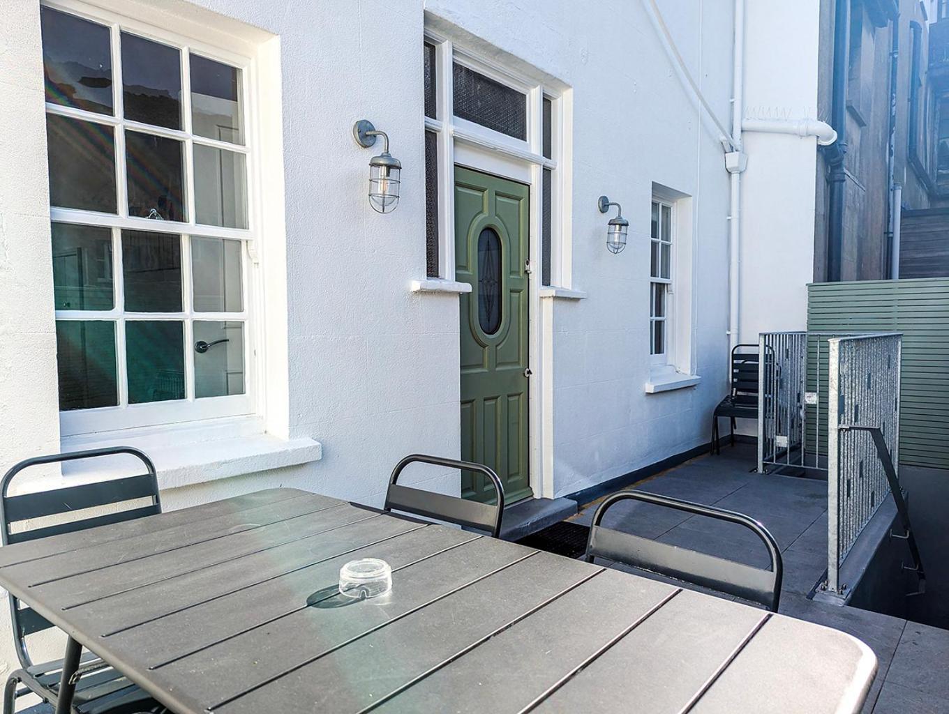 Marine Cottage - Parking - By Brighton Holiday Lets المظهر الخارجي الصورة